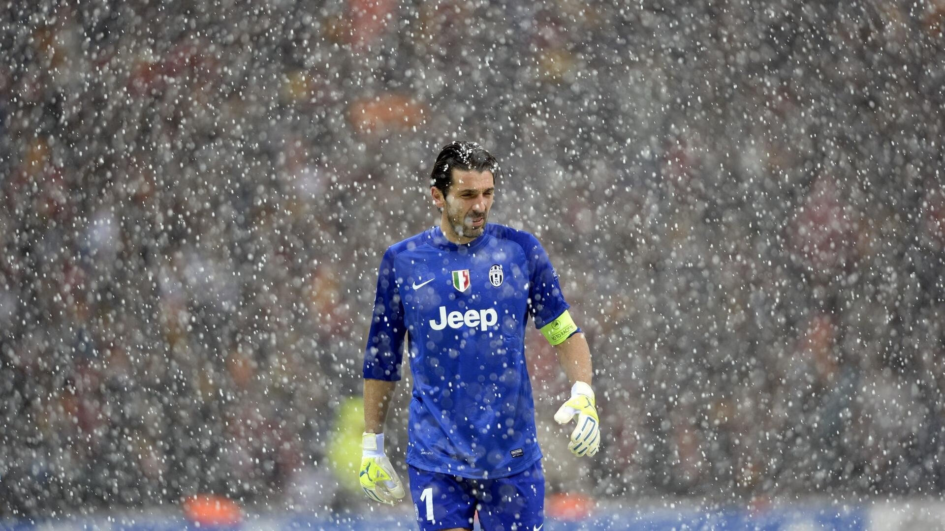 草根足球运动深度融入社会生活，成长为全民运动热点，开展足球运动的意义